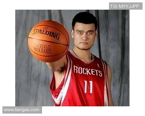 姚明职业生涯中那些令人惊叹的最佳投篮瞬间回顾与分析