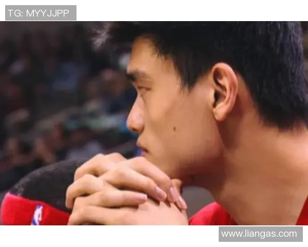 姚明拐杖的高度究竟是多少对他的生活和篮球生涯有何影响