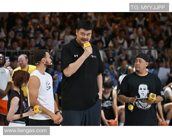 姚明与安德森的篮球传奇对决与友谊深度解析