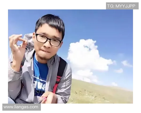 姚明畅游南湖感受自然之美与文化底蕴的完美融合 姚明畅游南湖感受自然之美与文化底蕴的完美融合