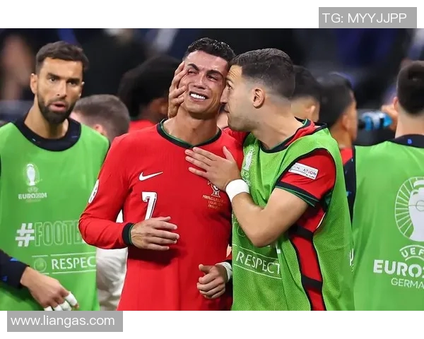 足球明星们在比赛中遭遇的遗憾瞬间回顾与感悟 足球明星们在比赛中遭遇的遗憾瞬间回顾与感悟