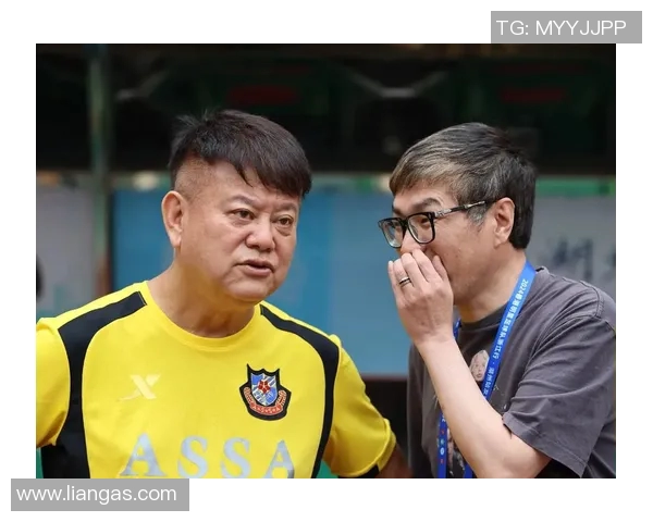 香港足球明星队个人风采展示与精彩瞬间回顾