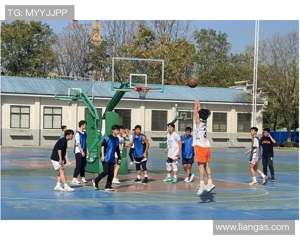 热血篮球明星的奋斗故事与激情时刻，点燃你的运动热情与梦想